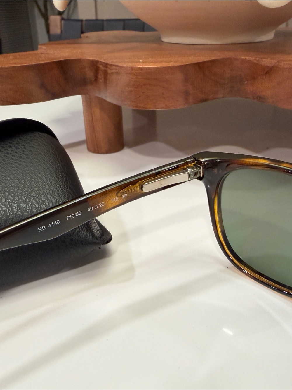 New Ray-Ban Polarized Sunglasses - Picture 4 of 10
